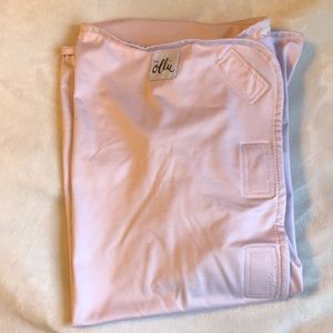 Ollie swaddle in pink